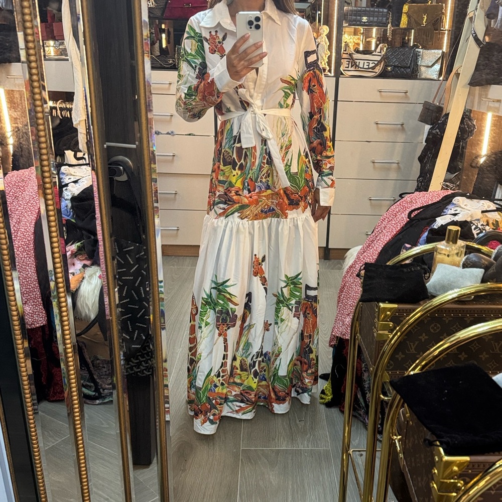 L'ATISTE Vibrant Safari Print Long Sleeve Dress